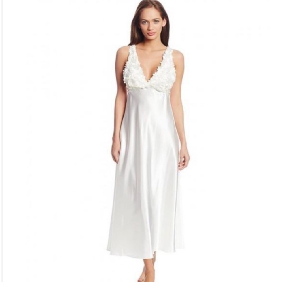 Flora Nikrooz Satin Ivory Bellflower Charmeuse Nightgown w/ flaws